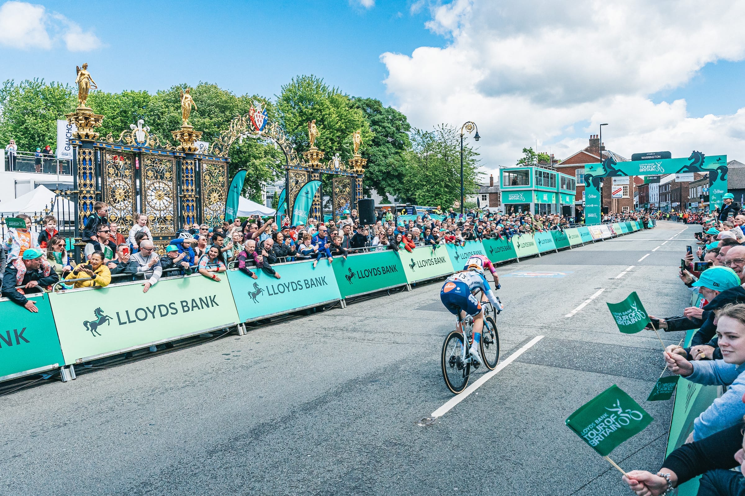 Fans cheer on riders at the end of the Tour of Britain Men 2024