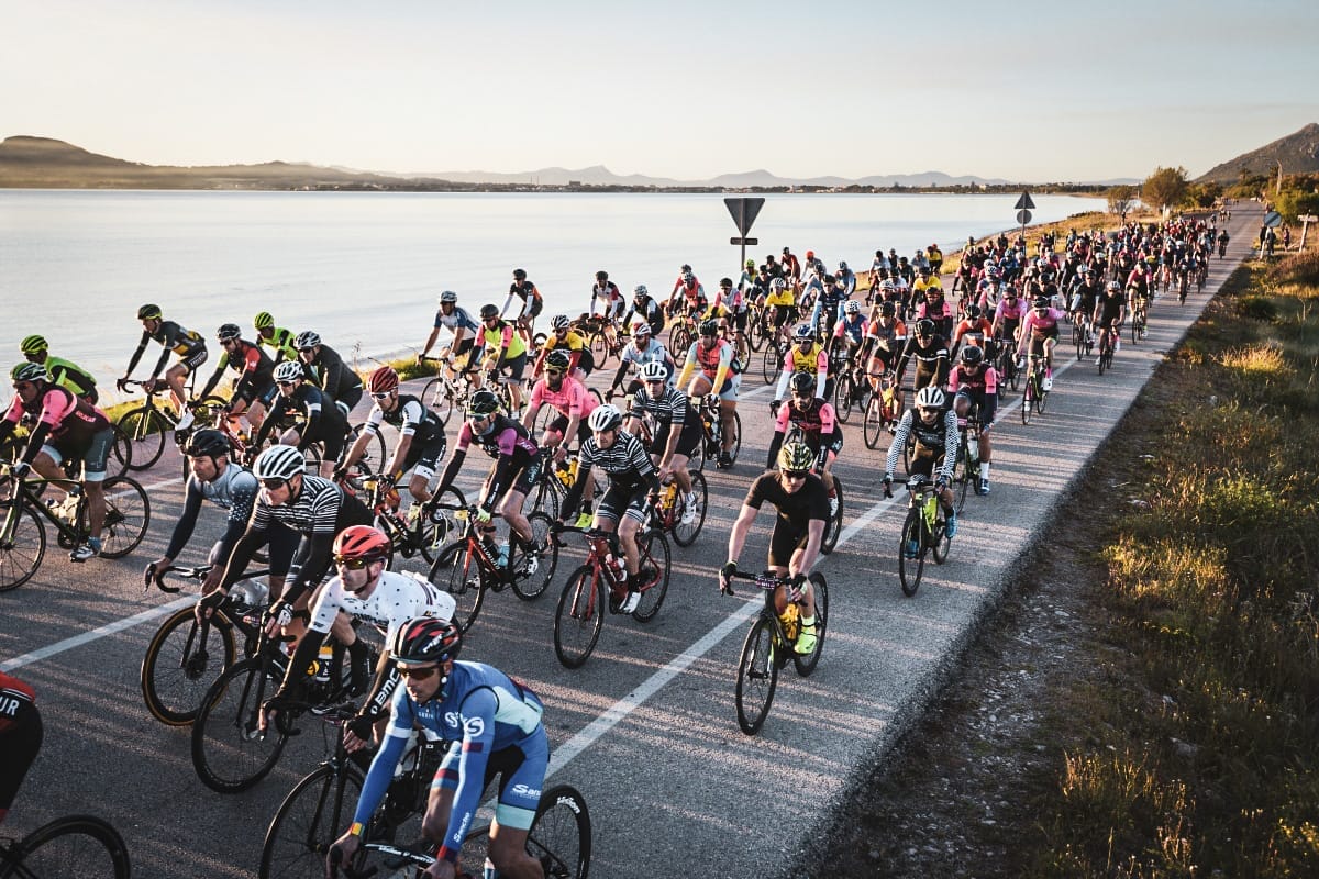 Riders at the start line of the Mallorca 312