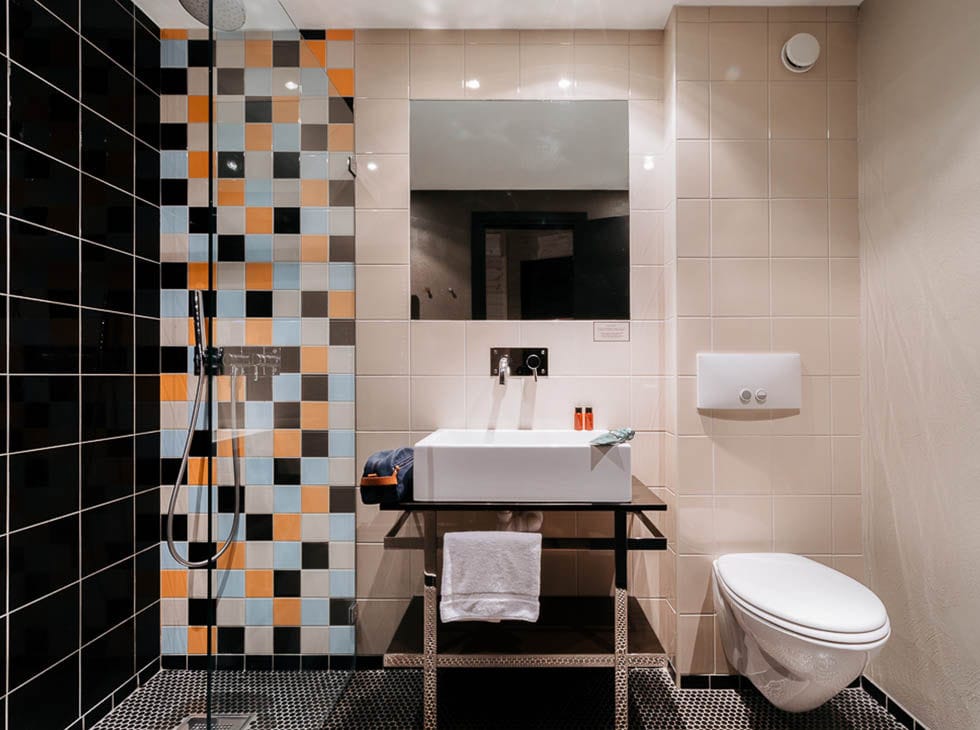 Hotel Le Prince Bathroom