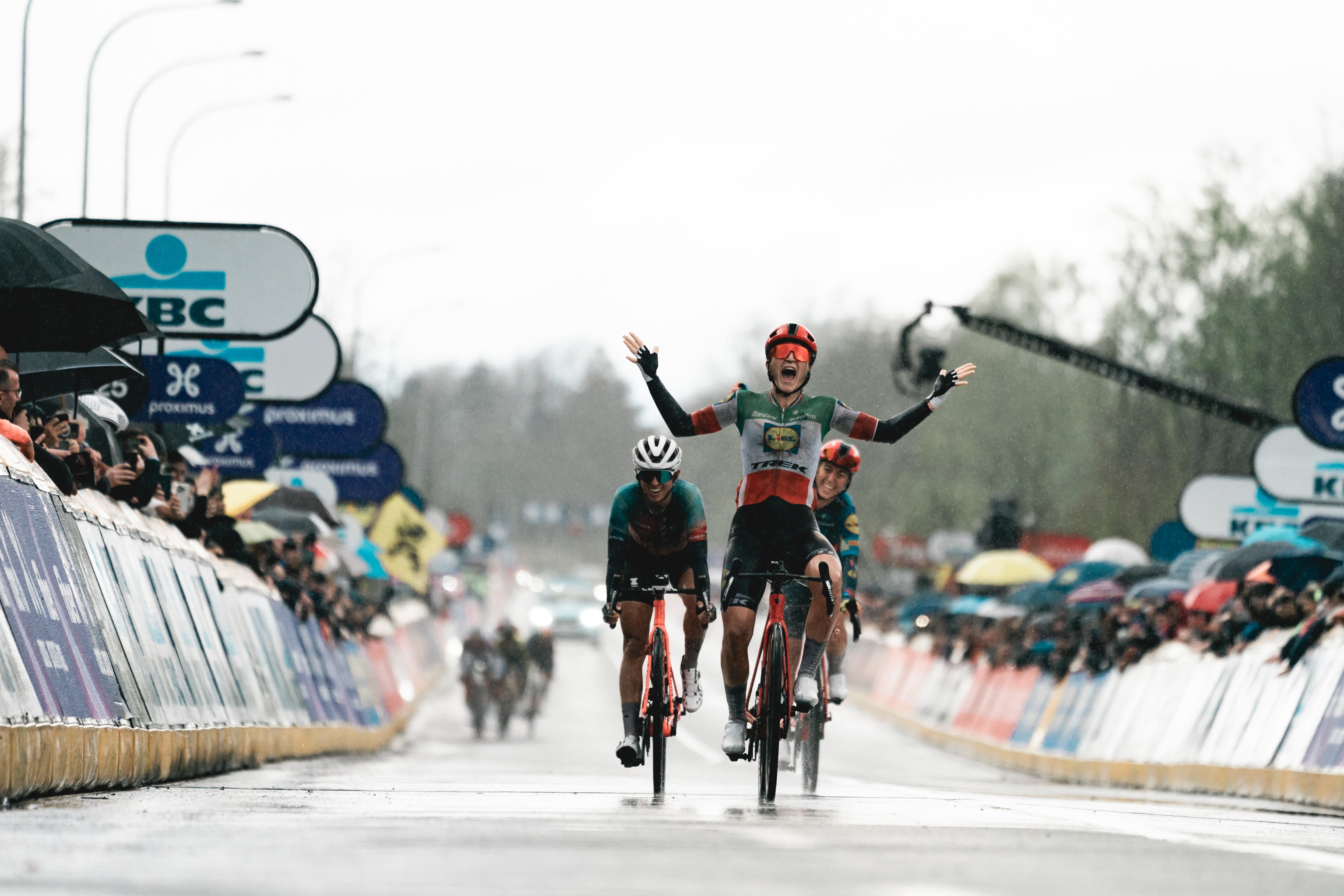 Watch the Tour of Flanders reach its conclusion during the Spring Classics Trip