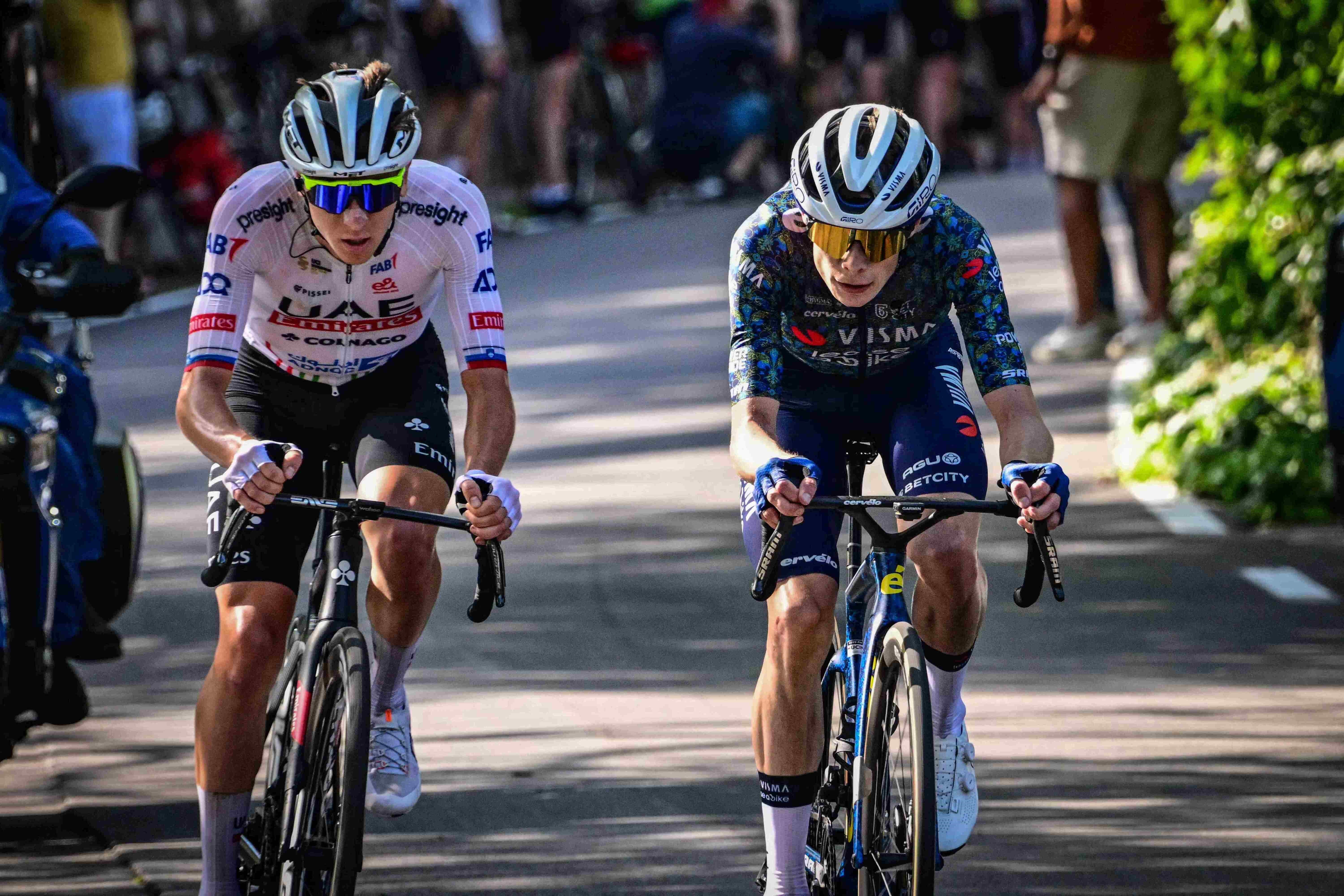 Jonas Vingegaard battles it out during the Tour de France, which you can watch on our Mont Ventoux cycling tour