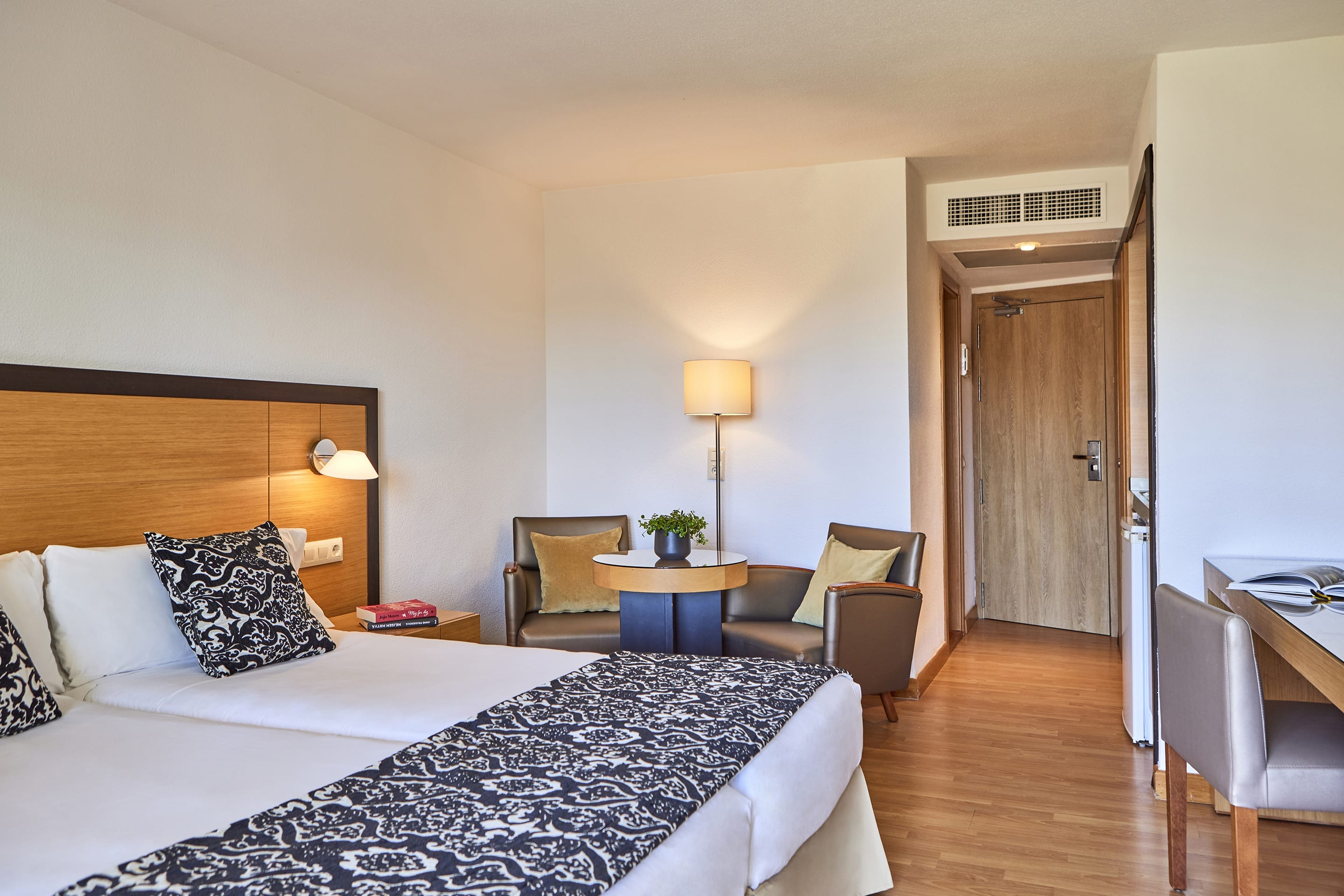 ZafiroTropic_Studio_15702