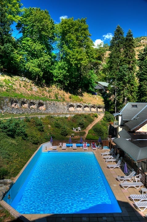 les chalets swimming pool