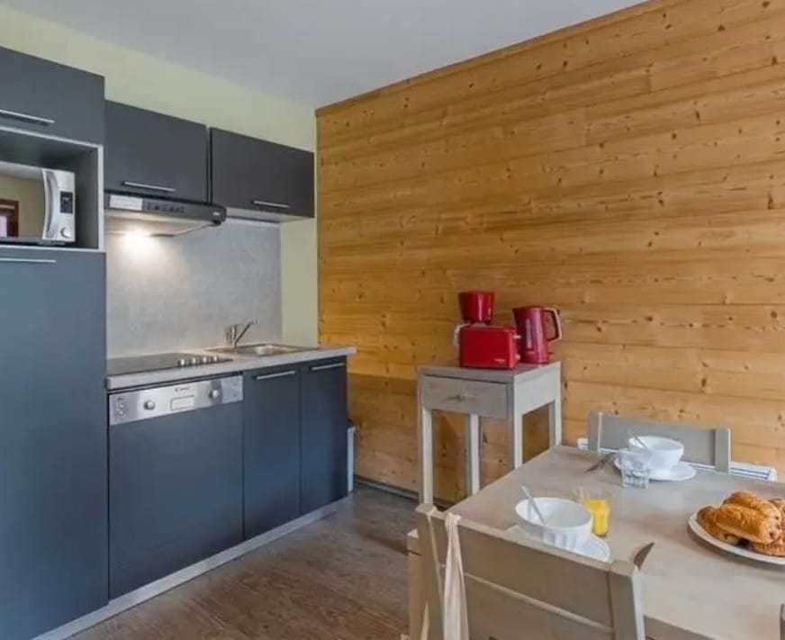 EPINETTES VAUJANY kitchen